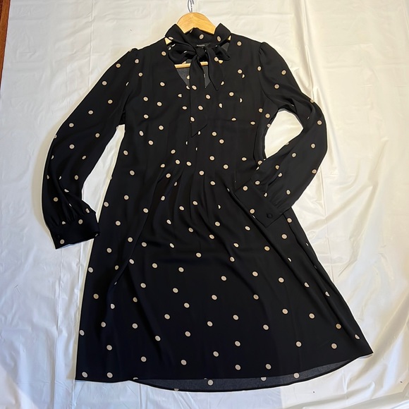 RW&CO polka dot dress loose fit with neck tie and size zipper. Size M Like new - Picture 3 of 15
